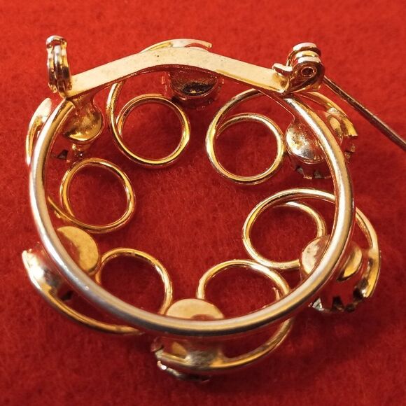 Vintage Gold tone metal, Circular Swirl Rhinestone Brooch Cottagecore - Picture 3 of 5
